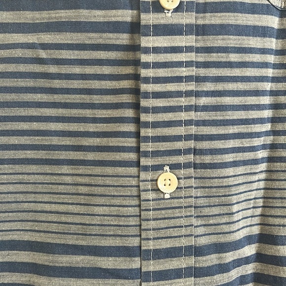 North Face two tone blue short sleeve button down. - Picture 2 of 4
